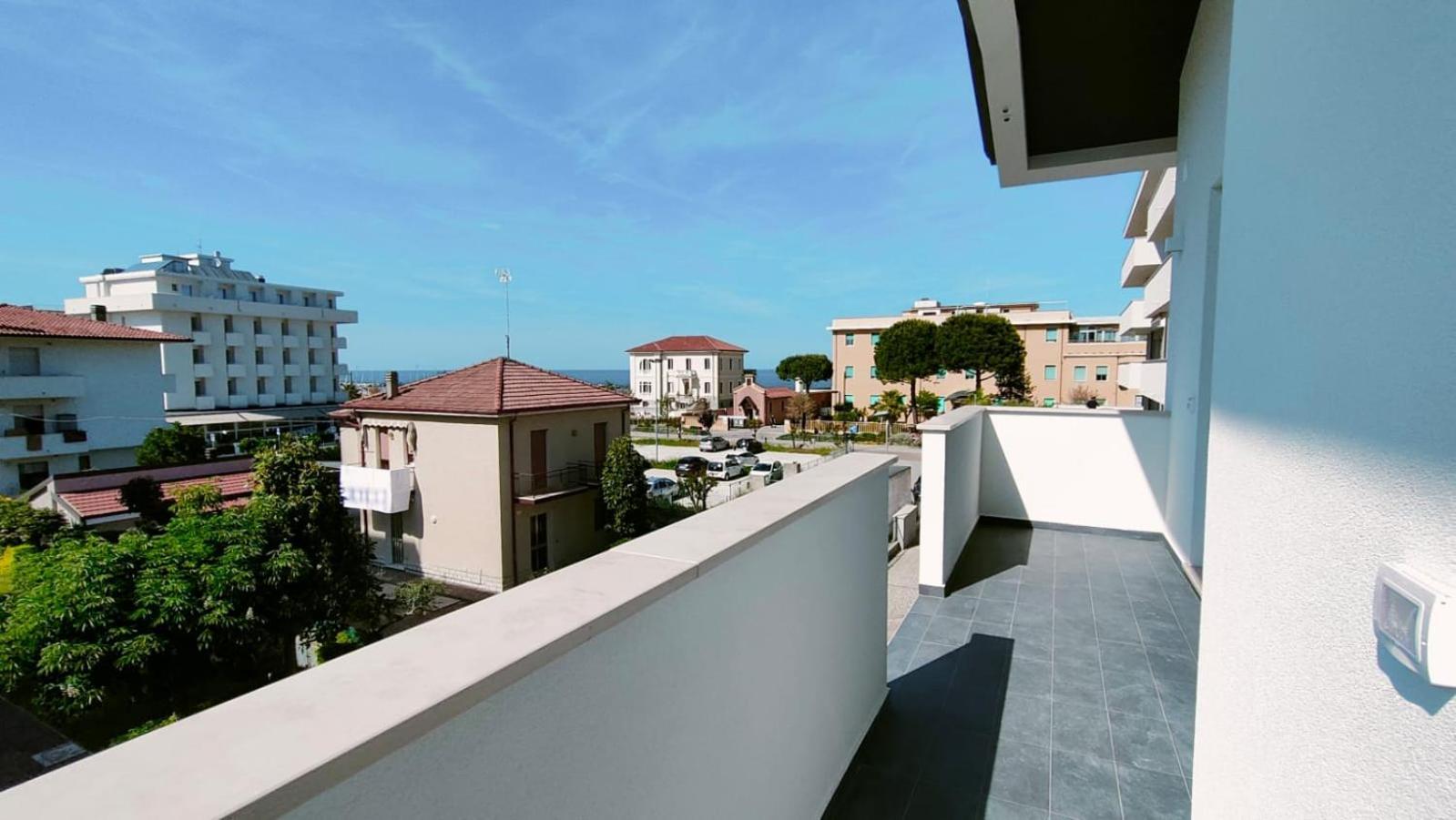 Villa Borghesi Suites Fronte Mare Rimini Exteriör bild