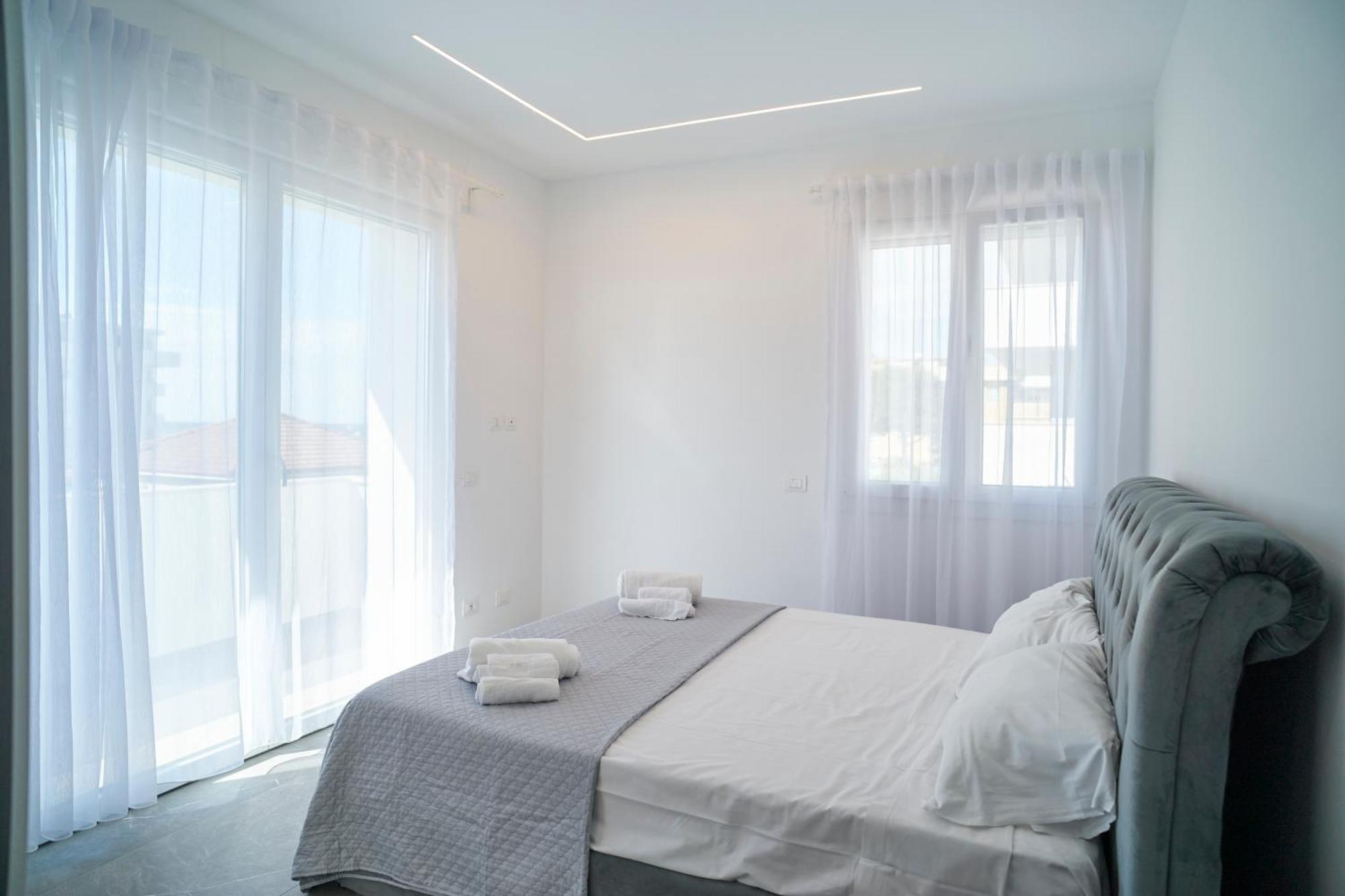 Villa Borghesi Suites Fronte Mare Rimini Exteriör bild