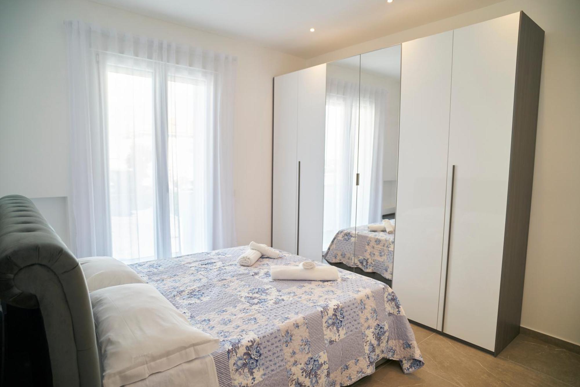 Villa Borghesi Suites Fronte Mare Rimini Exteriör bild