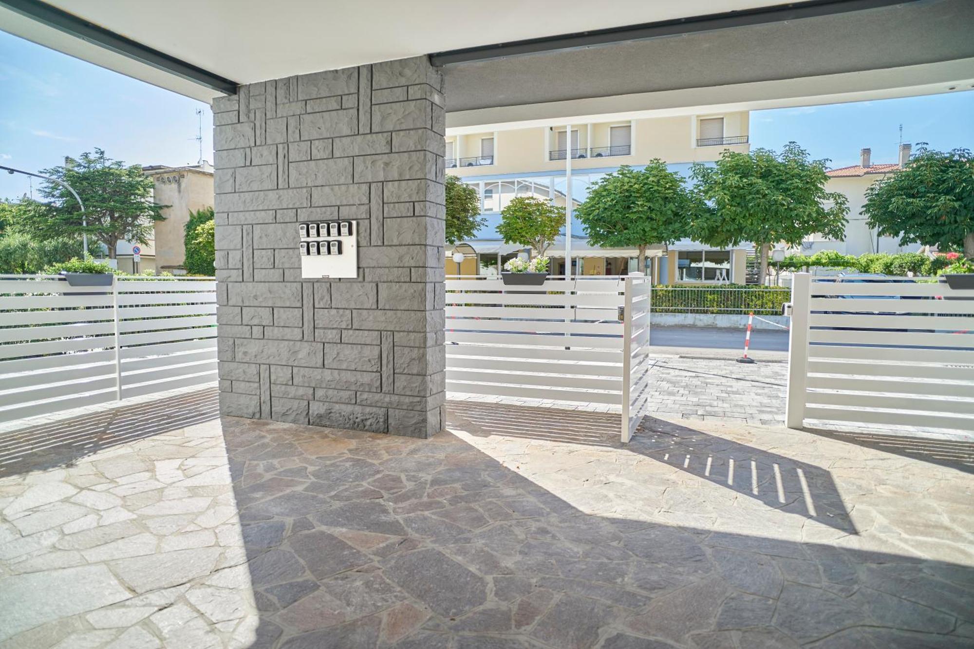 Villa Borghesi Suites Fronte Mare Rimini Exteriör bild