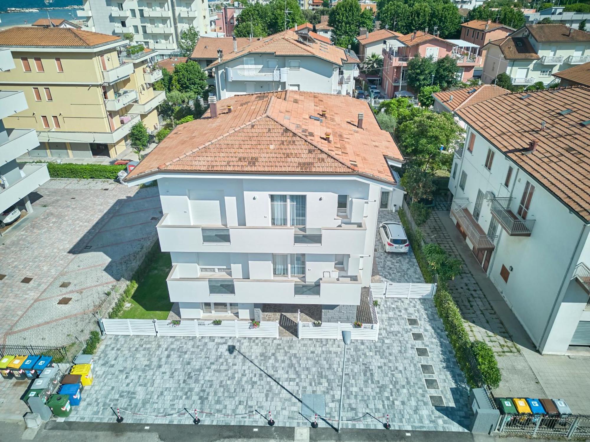 Villa Borghesi Suites Fronte Mare Rimini Exteriör bild