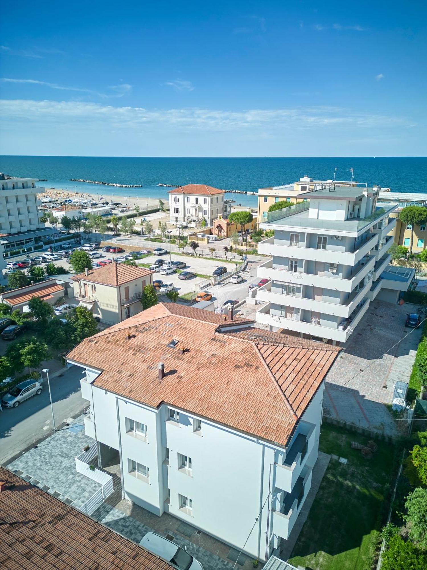 Villa Borghesi Suites Fronte Mare Rimini Exteriör bild