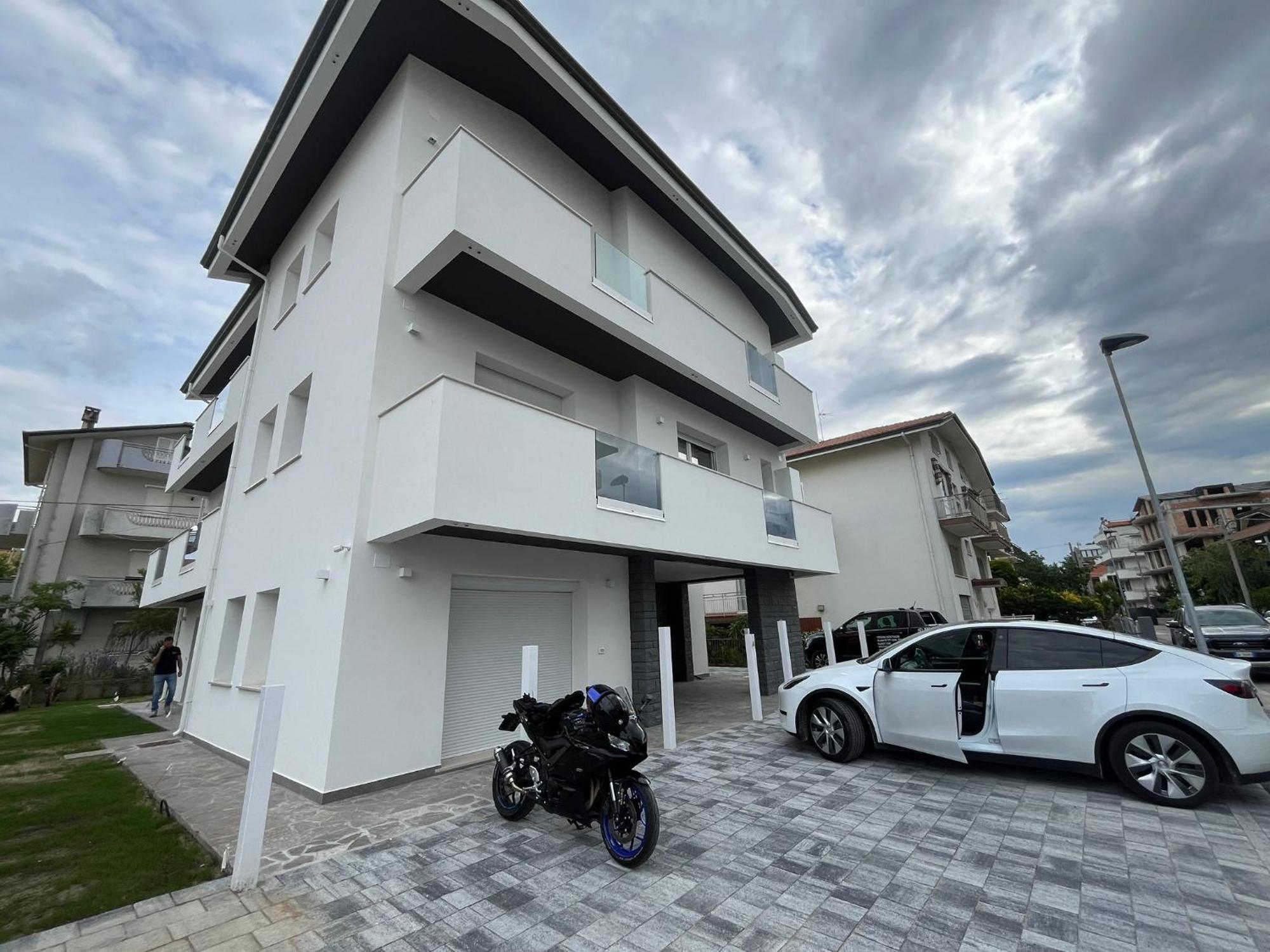 Villa Borghesi Suites Fronte Mare Rimini Exteriör bild